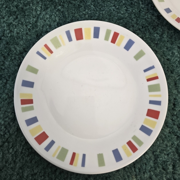 Corelle Vitrelle MEMPHIS Block Red Yellow Blue Green Dessert Bread 5 Plates 6.75 - Picture 2 of 5